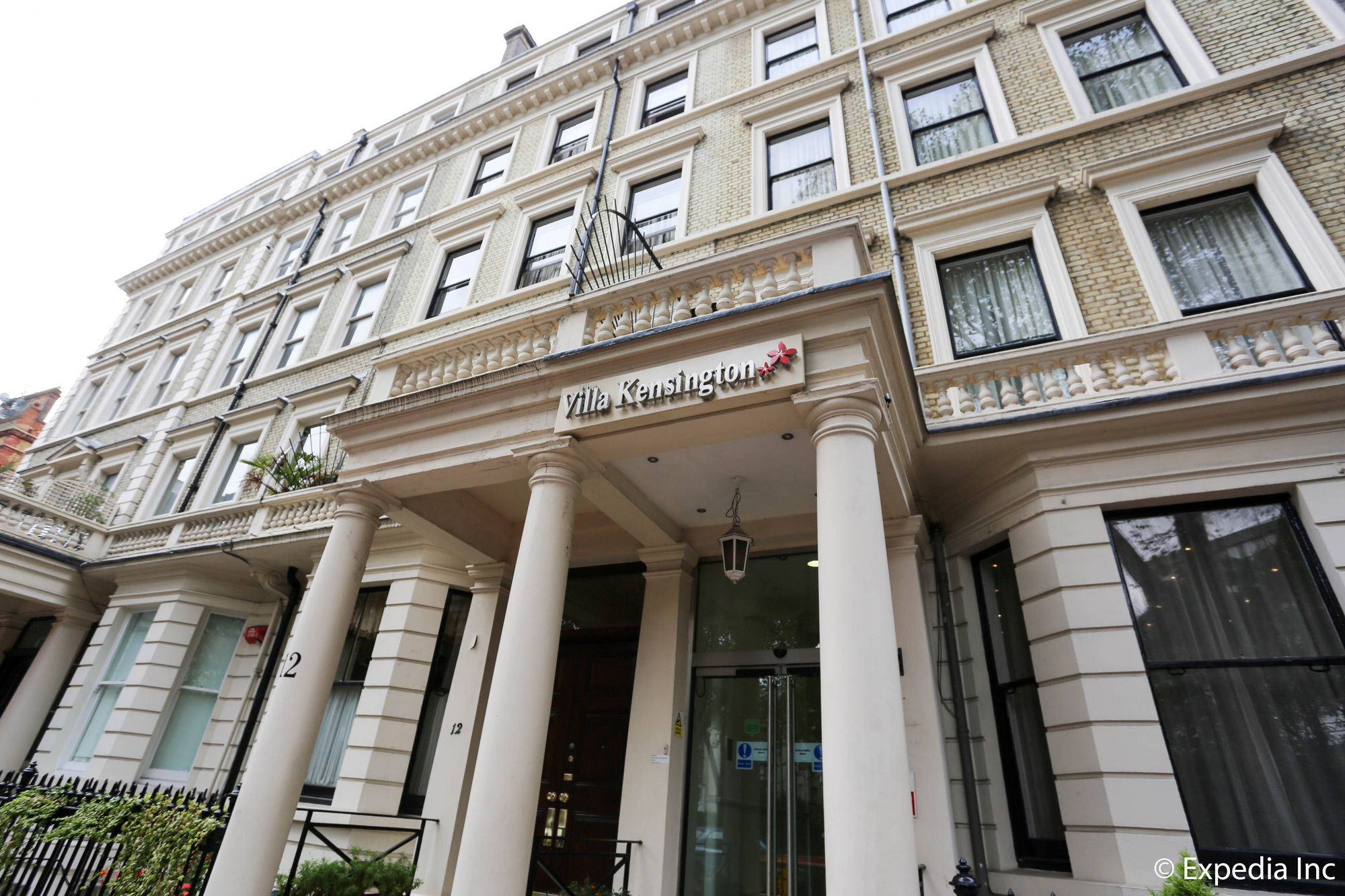 Фото отеля 1