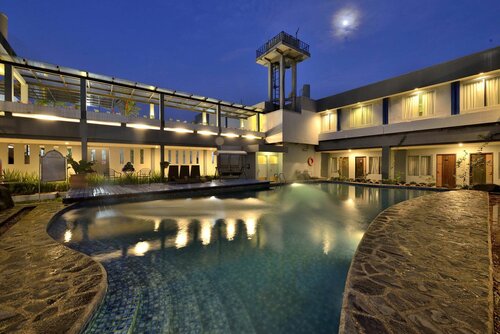 Внешний вид отеля Hotel Dafam Cilacap в Сидакаје, фото 2