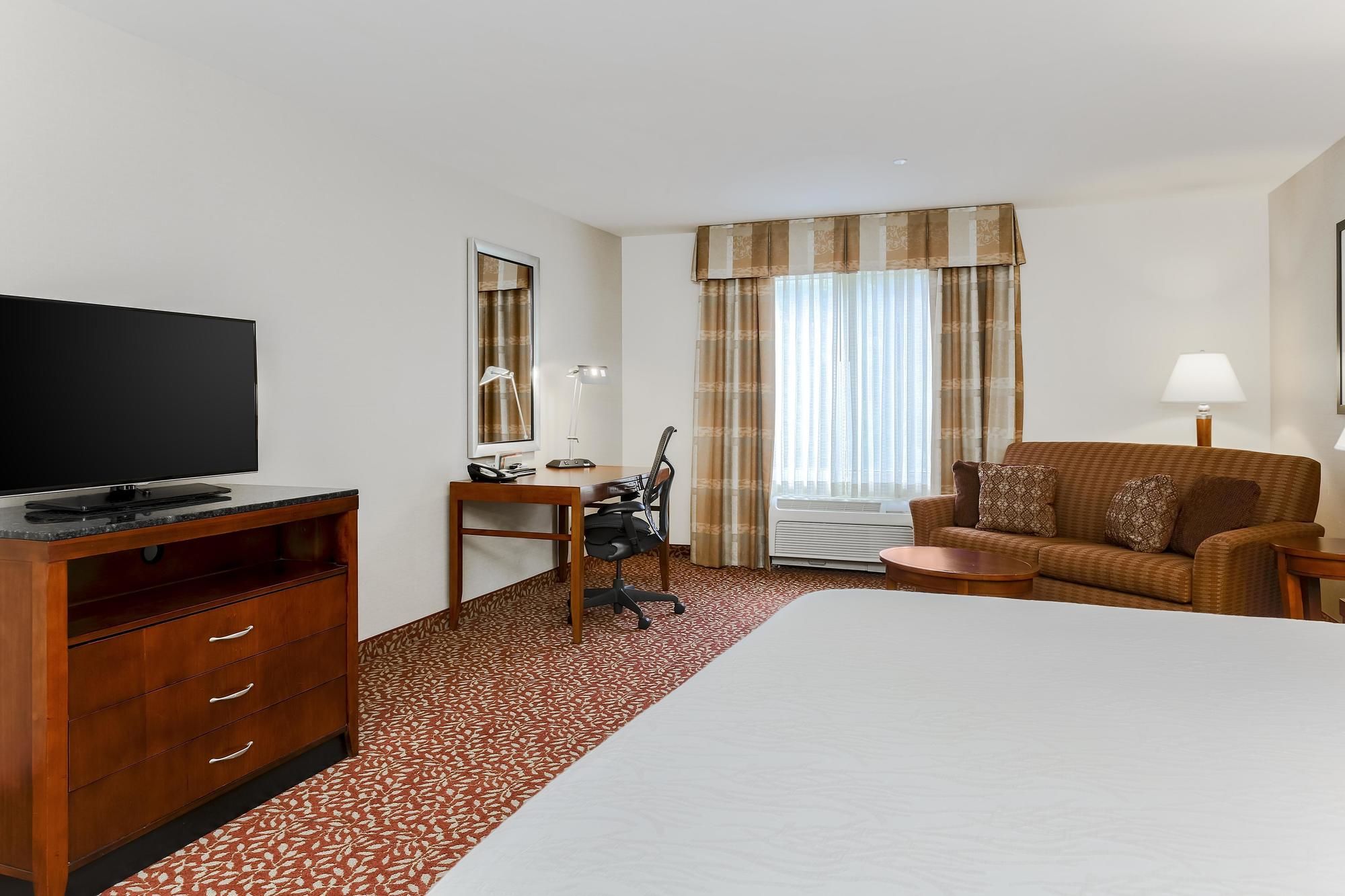 Фото Hilton Garden Inn Melville