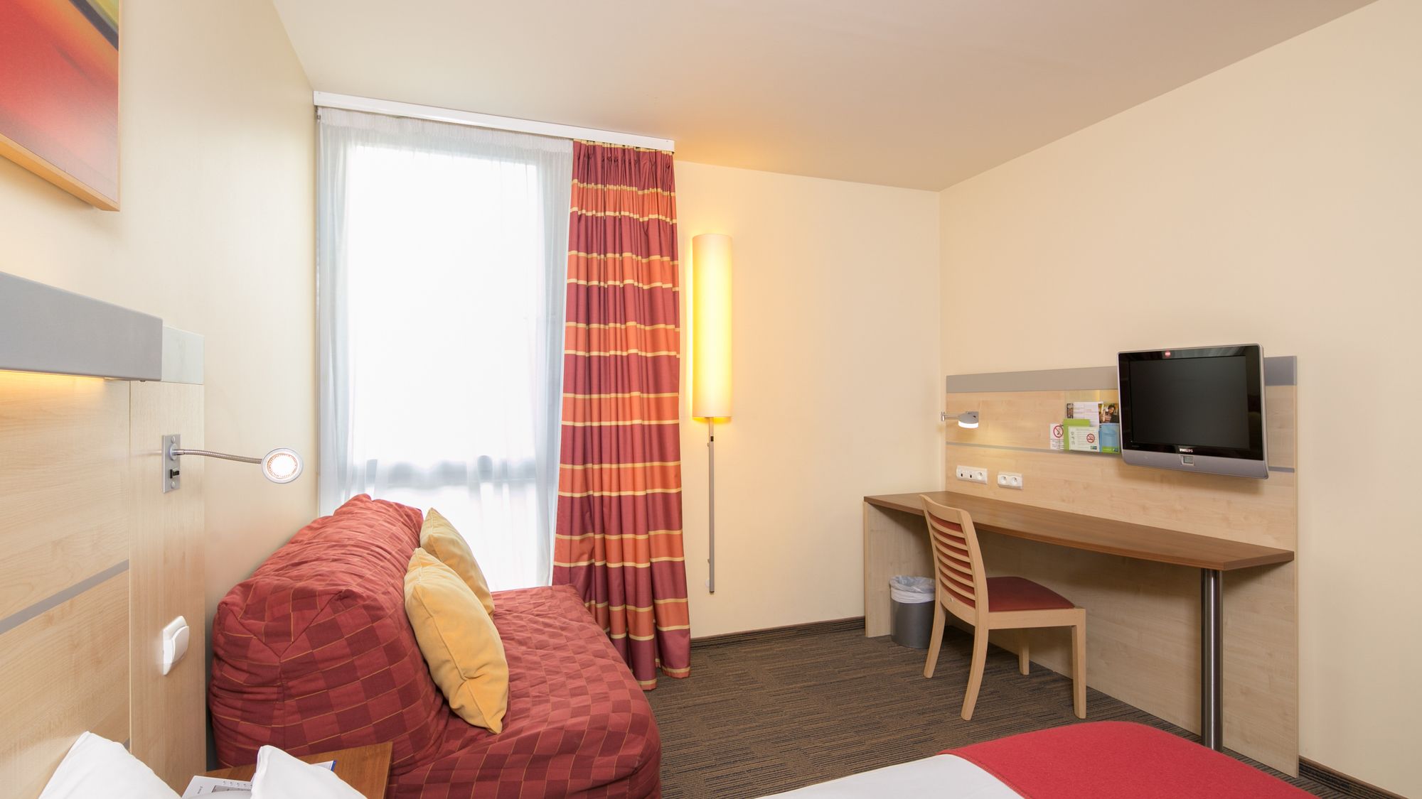 Фото Holiday Inn Express Saint-Nazaire