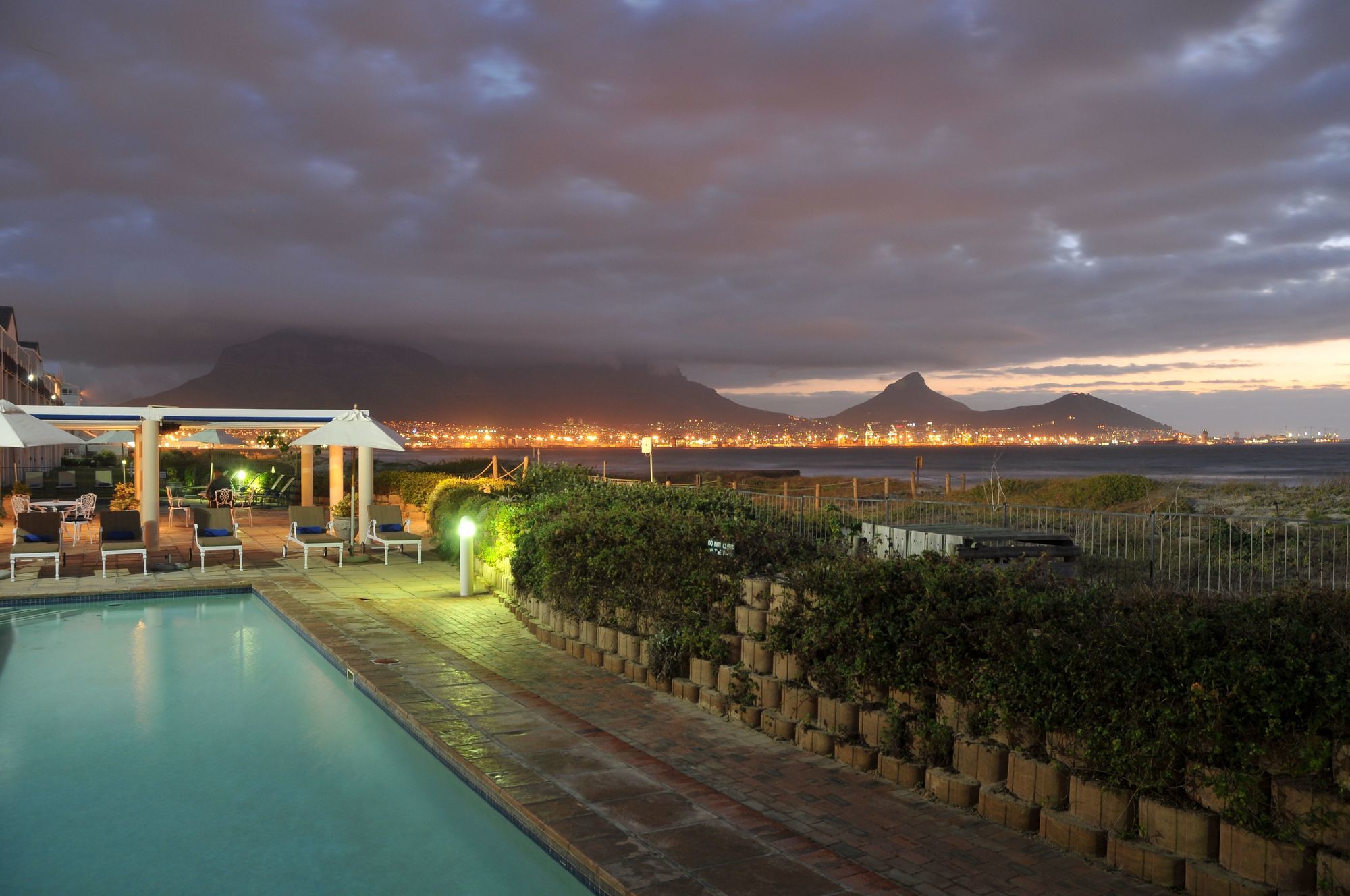 Фото Cape Town Beachfront Apartments At Leisure Bay