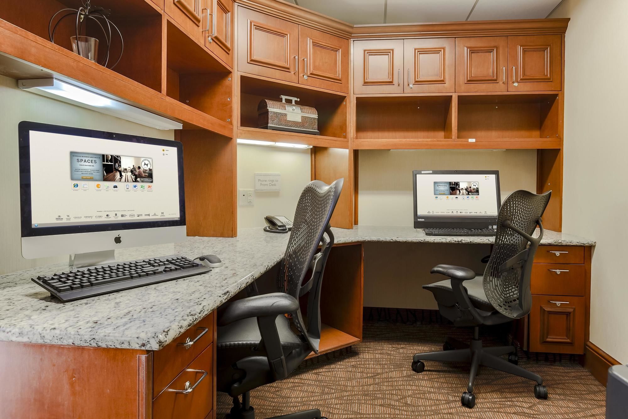 Фото Hilton Garden Inn Melville