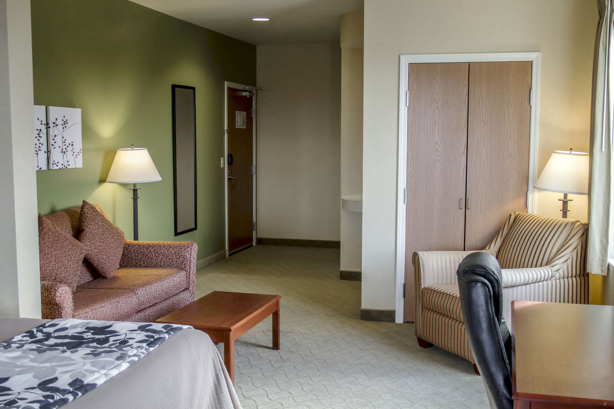 Фото Sleep Inn & Suites