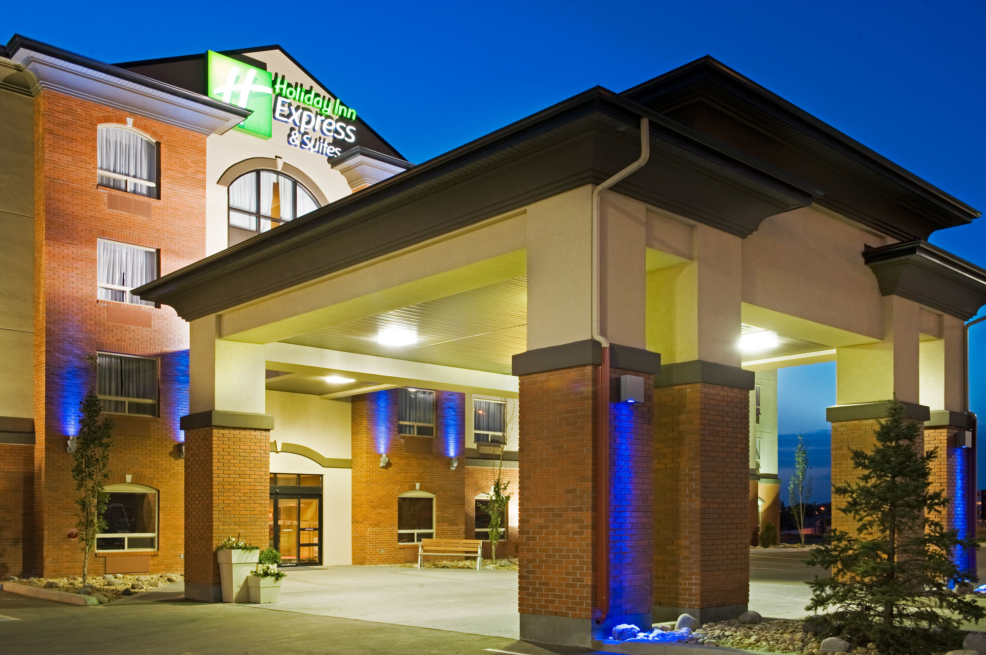 Фото Holiday Inn Express & Suites Drayton Valley