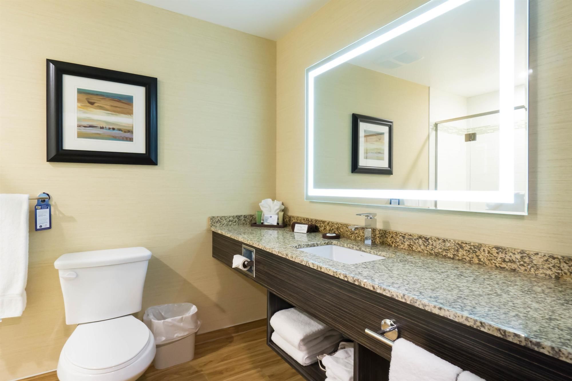 Фото Best Western Plus Drayton Valley All Suites