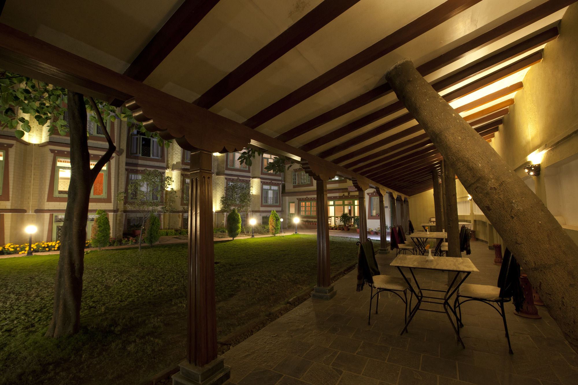 Фото Shambaling Boutique Hotel