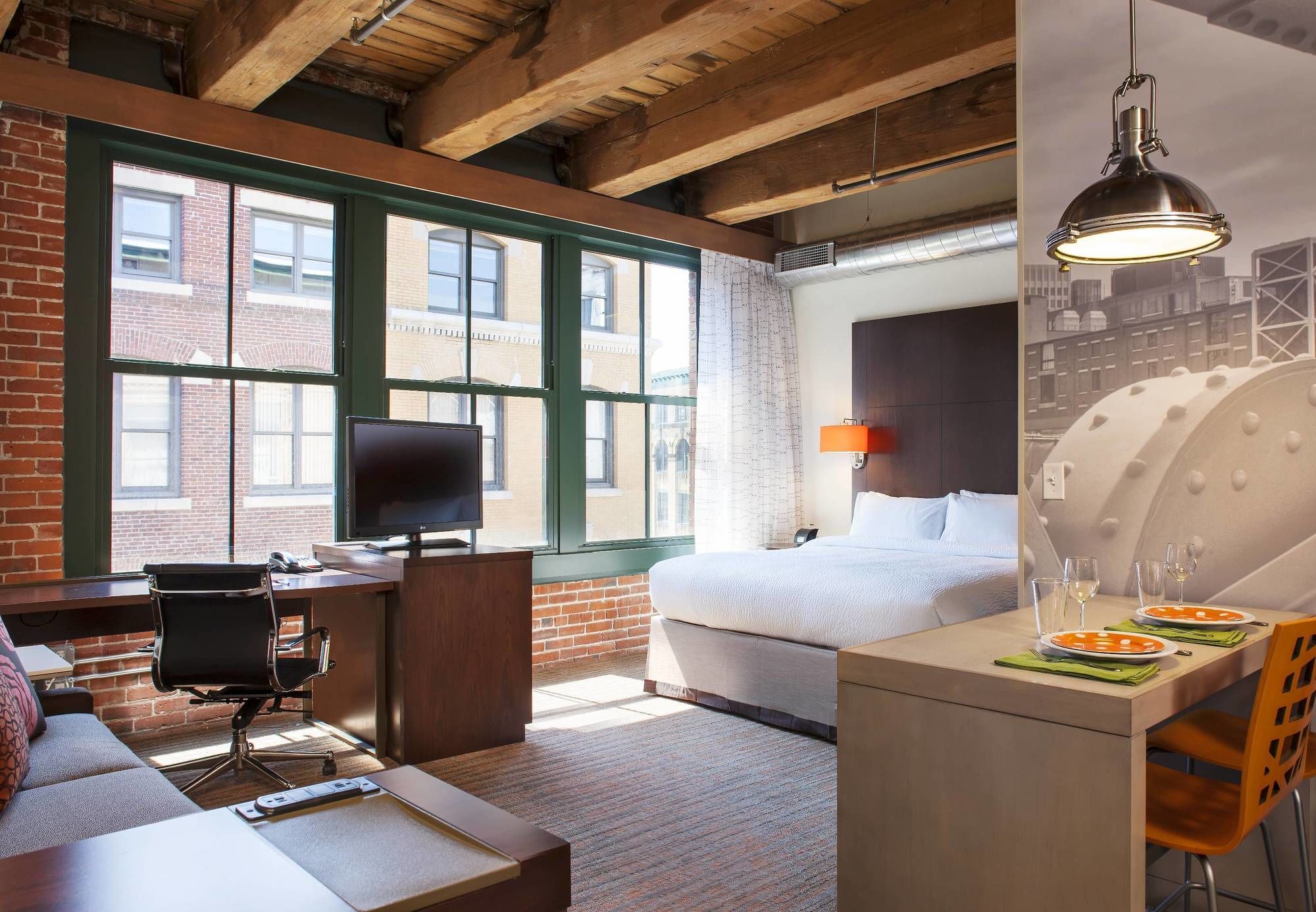 Фото Residence Inn by Marriott Boston Downtown/Seaport