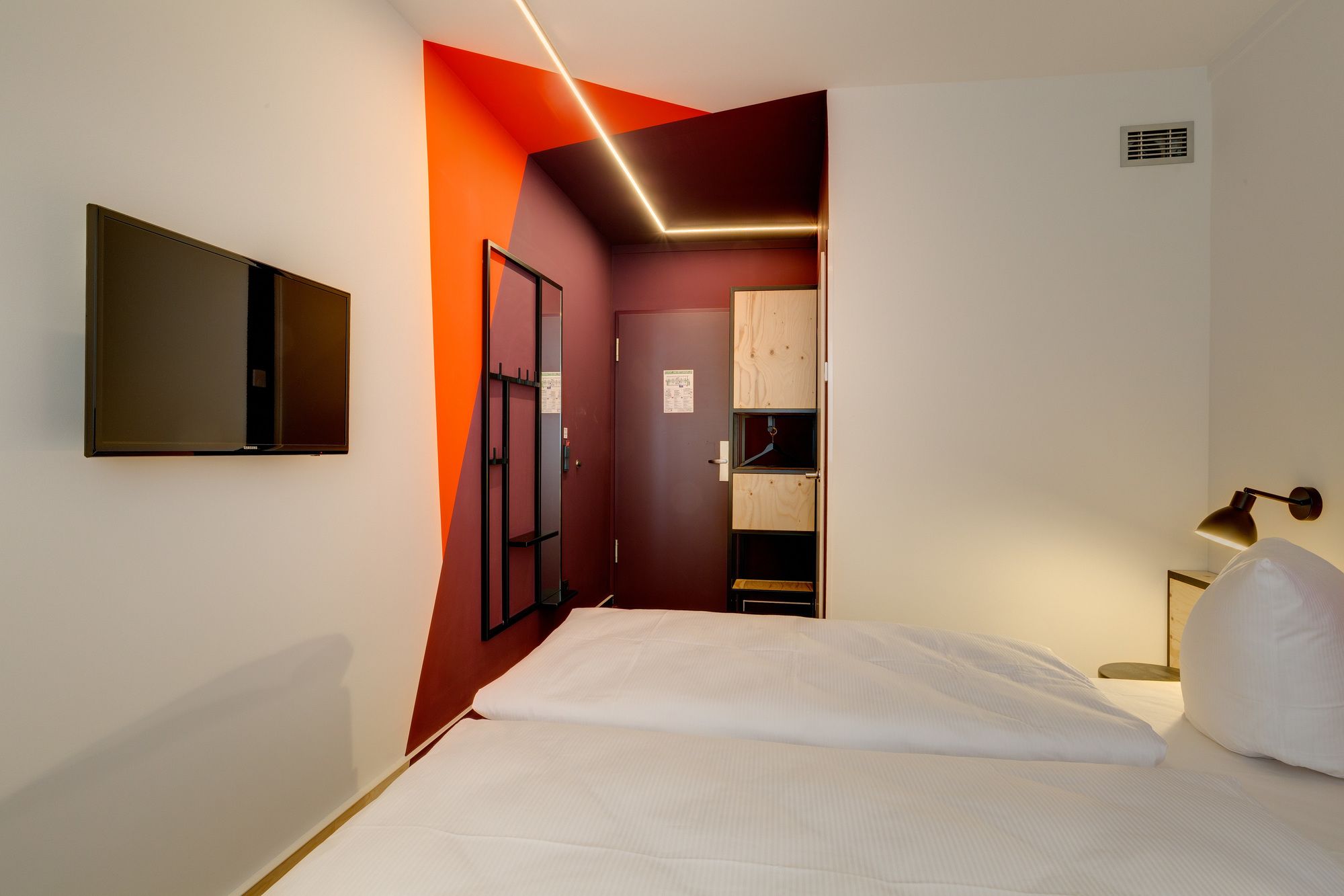 Фото Meininger Hotel Leipzig Hauptbahnhof