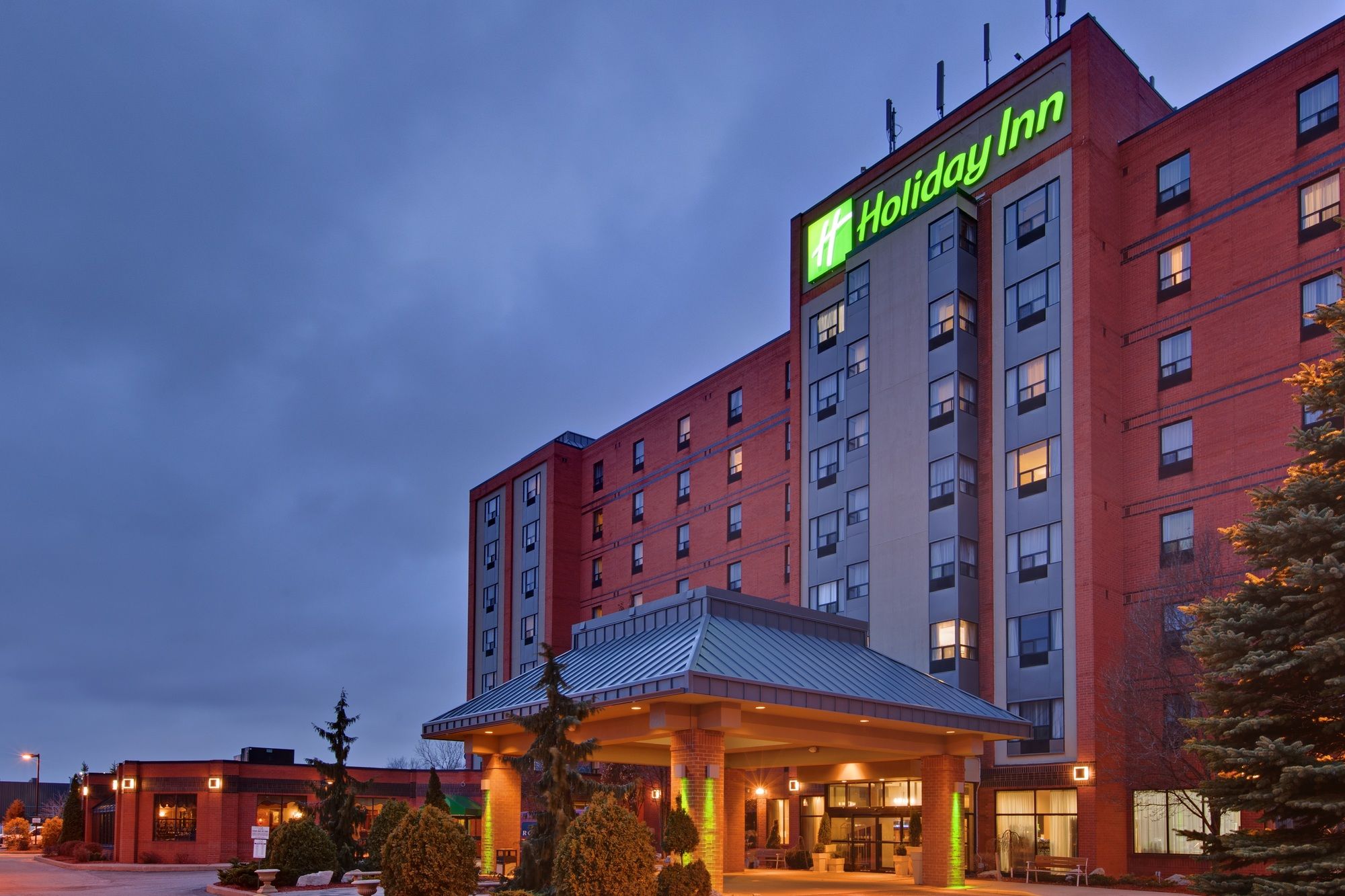 Фото Holiday Inn & Suites Windsor Ambassador Bridge, an Ihg Hotel