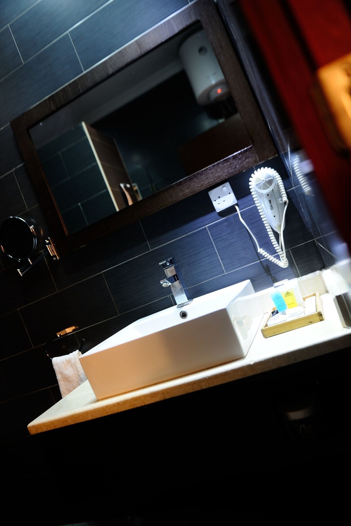 Фото The Blowfish Hotel