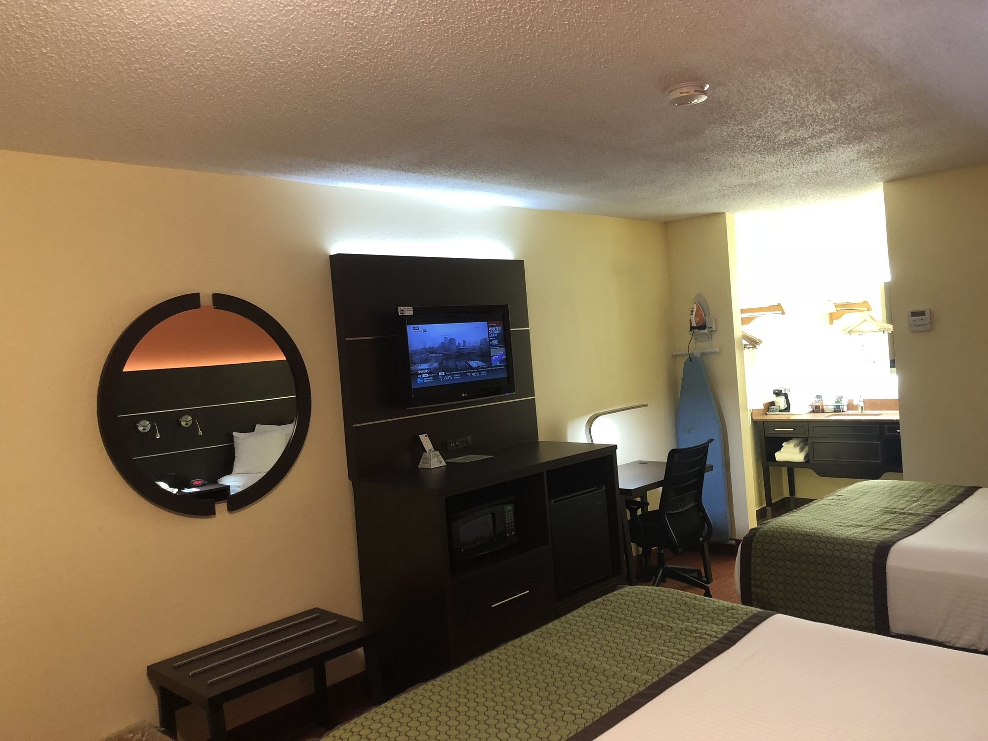 Фото SureStay Hotel by Best Western Manning