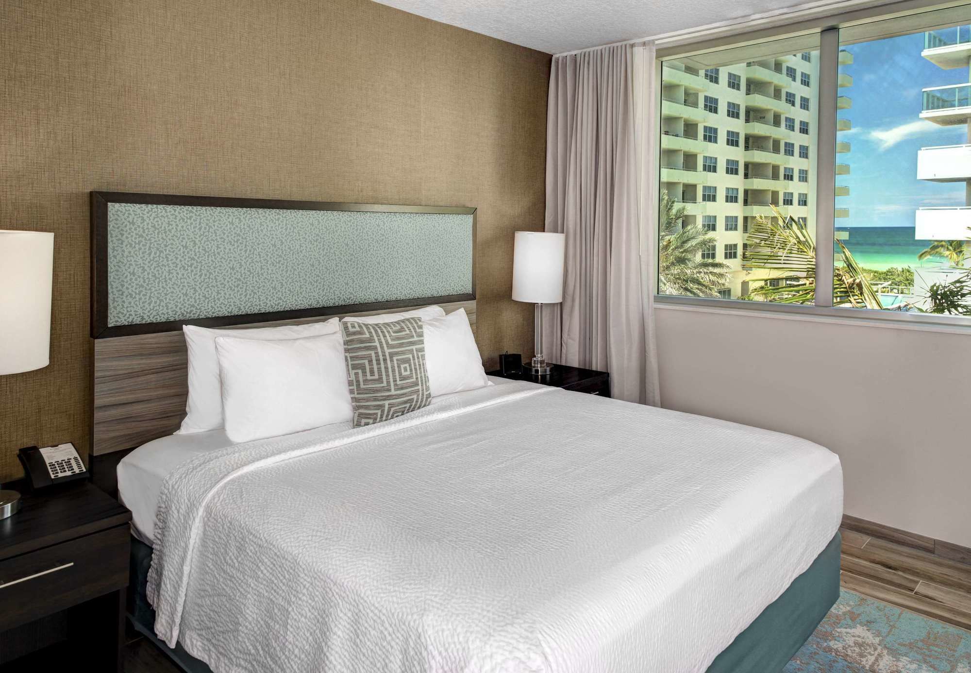 Фото Residence Inn by Marriott Miami Beach Surfside