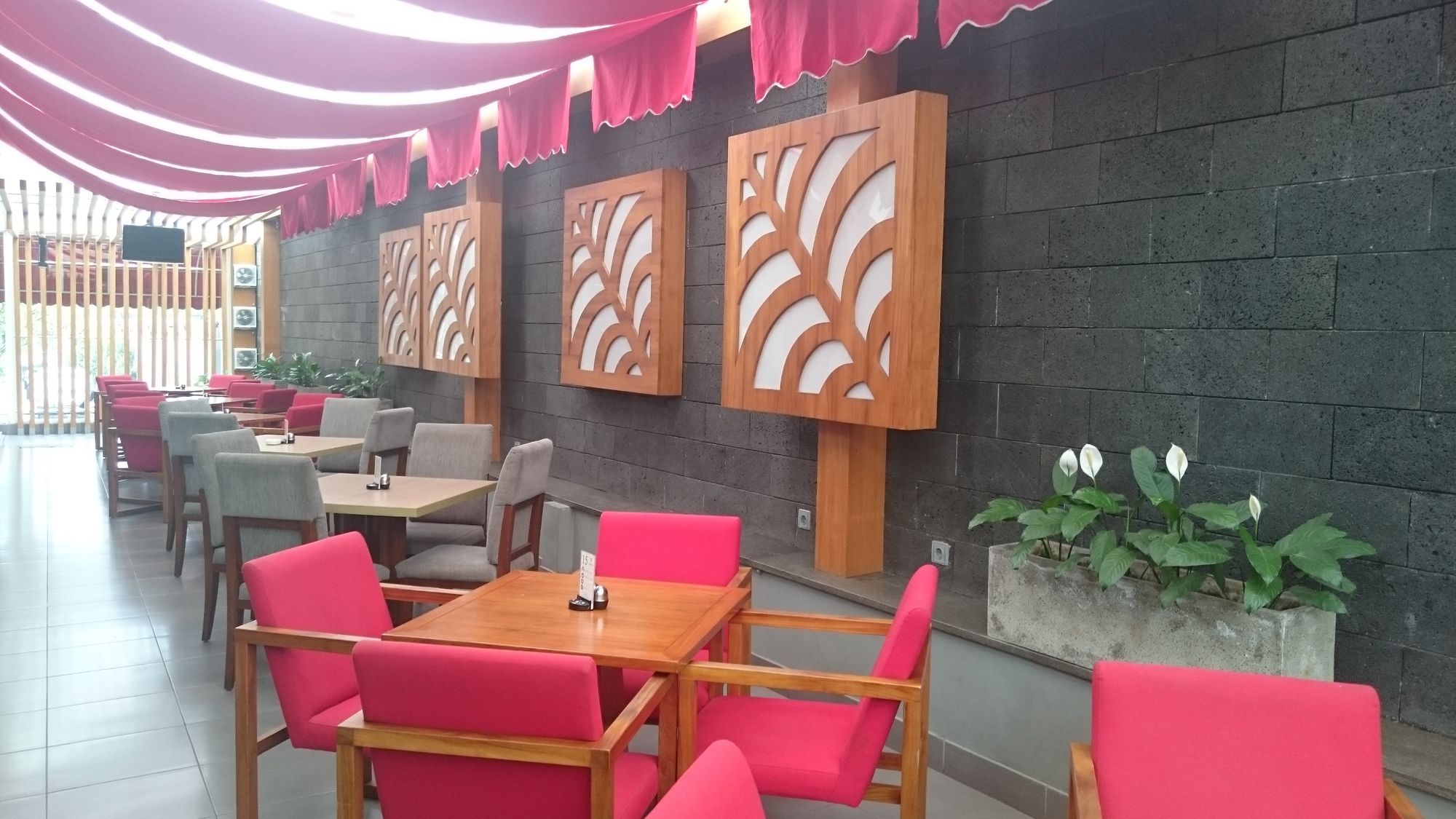 Фото Verona Palace Hotel Bandung