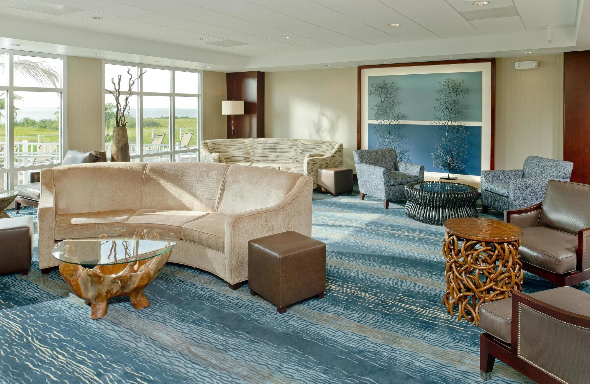 Фото Hampton Inn & Suites Ocean City/Bayfront-Convention Center