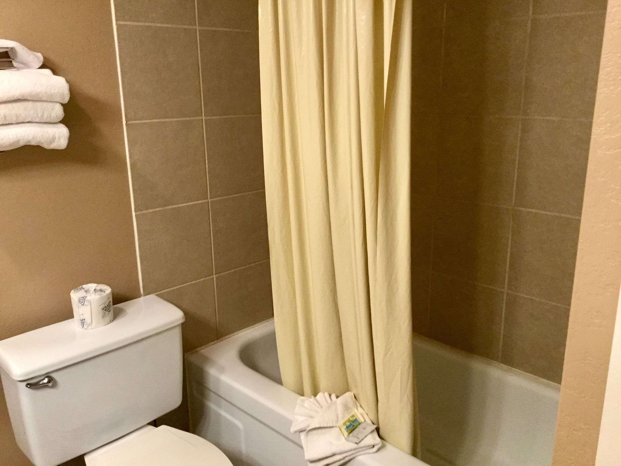 Фото American Inn North Kansas City