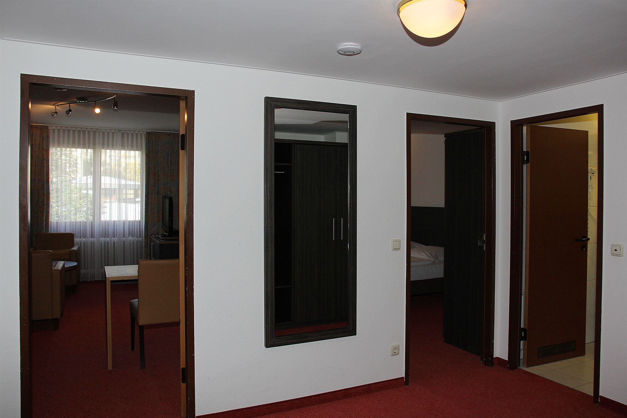 Фото Hotel Gästehaus Forum am Westkreuz