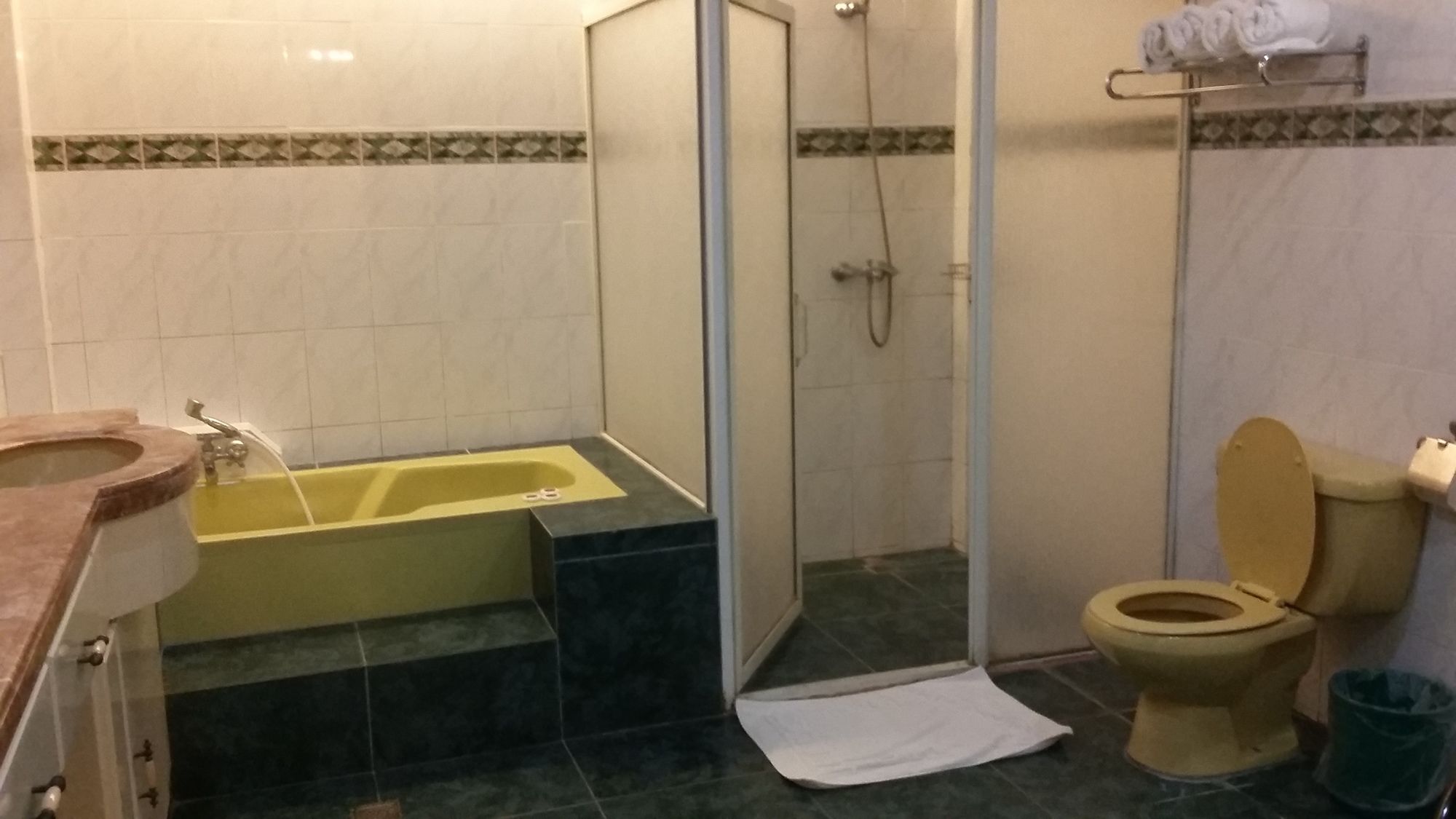 Фото Dumaguete Royal Suite Inn