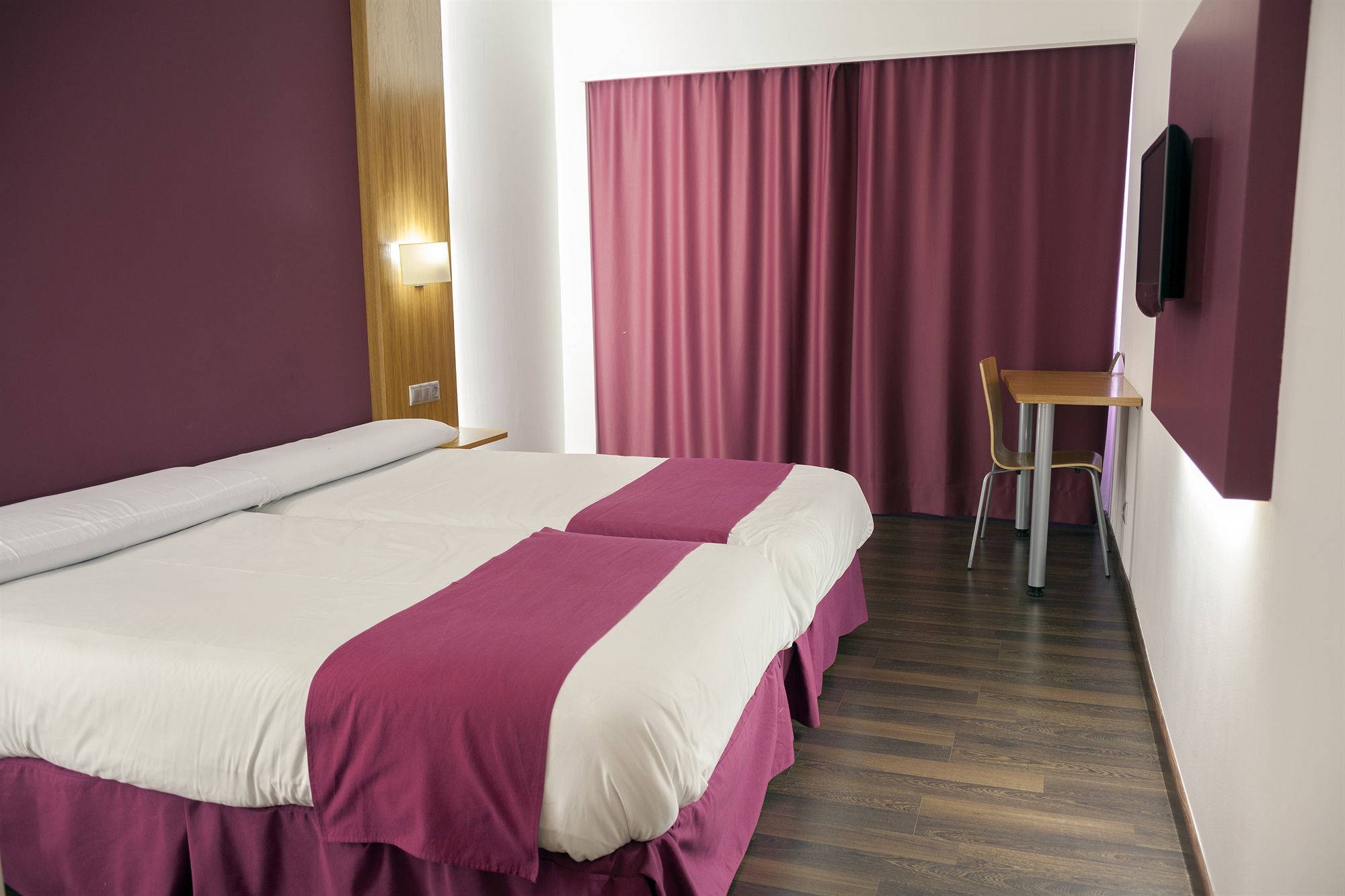 Фото Hotel Jatorrena