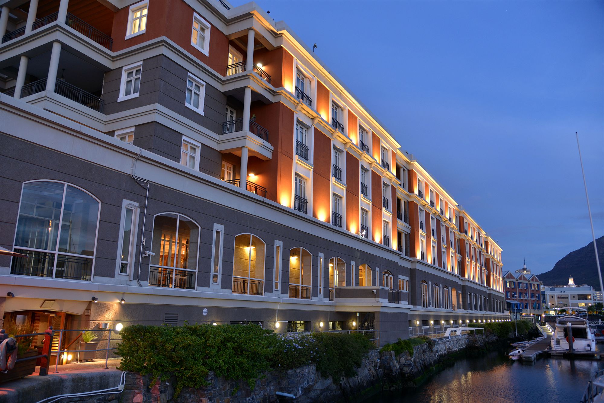 Фото отеля 1