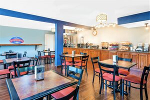 Гостиница Baymont by Wyndham Springfield South Hwy 65