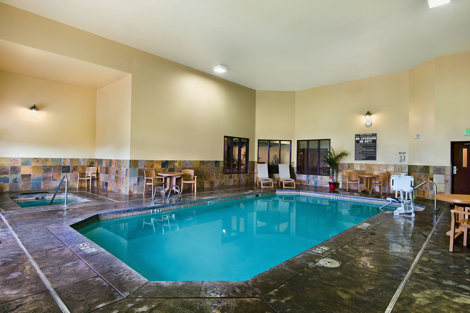 Фото Oxford Suites Pendleton