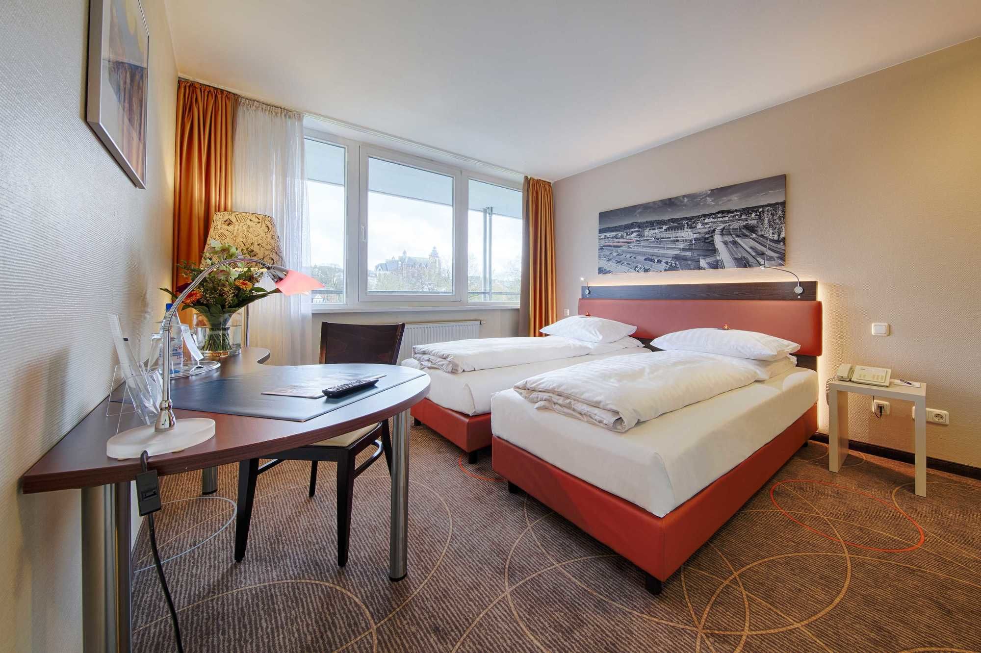 Фото отеля 2