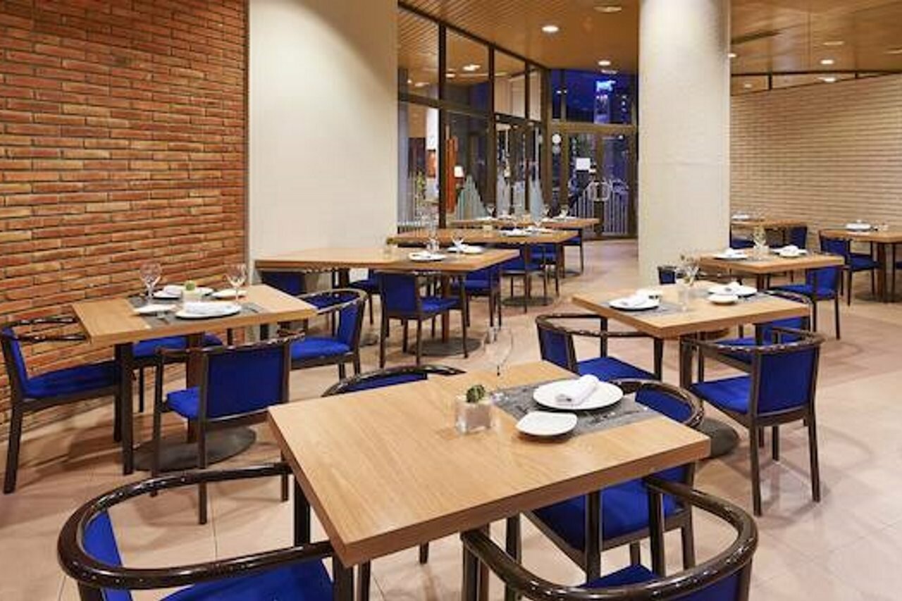 Фото Apartamentos Hesperia Barcelona Sant Joan