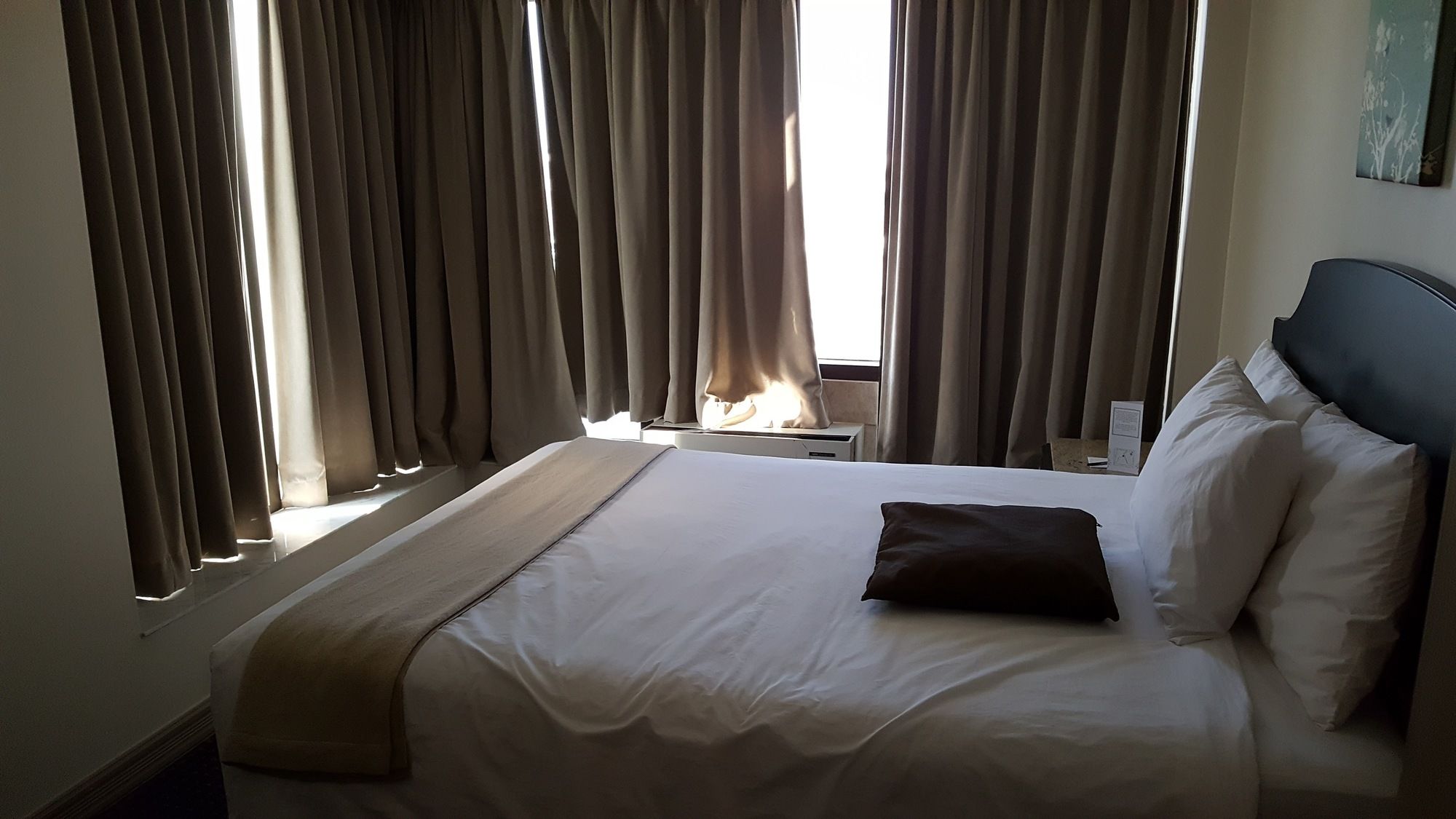 Фото Montecassino Hotel and Event Venue