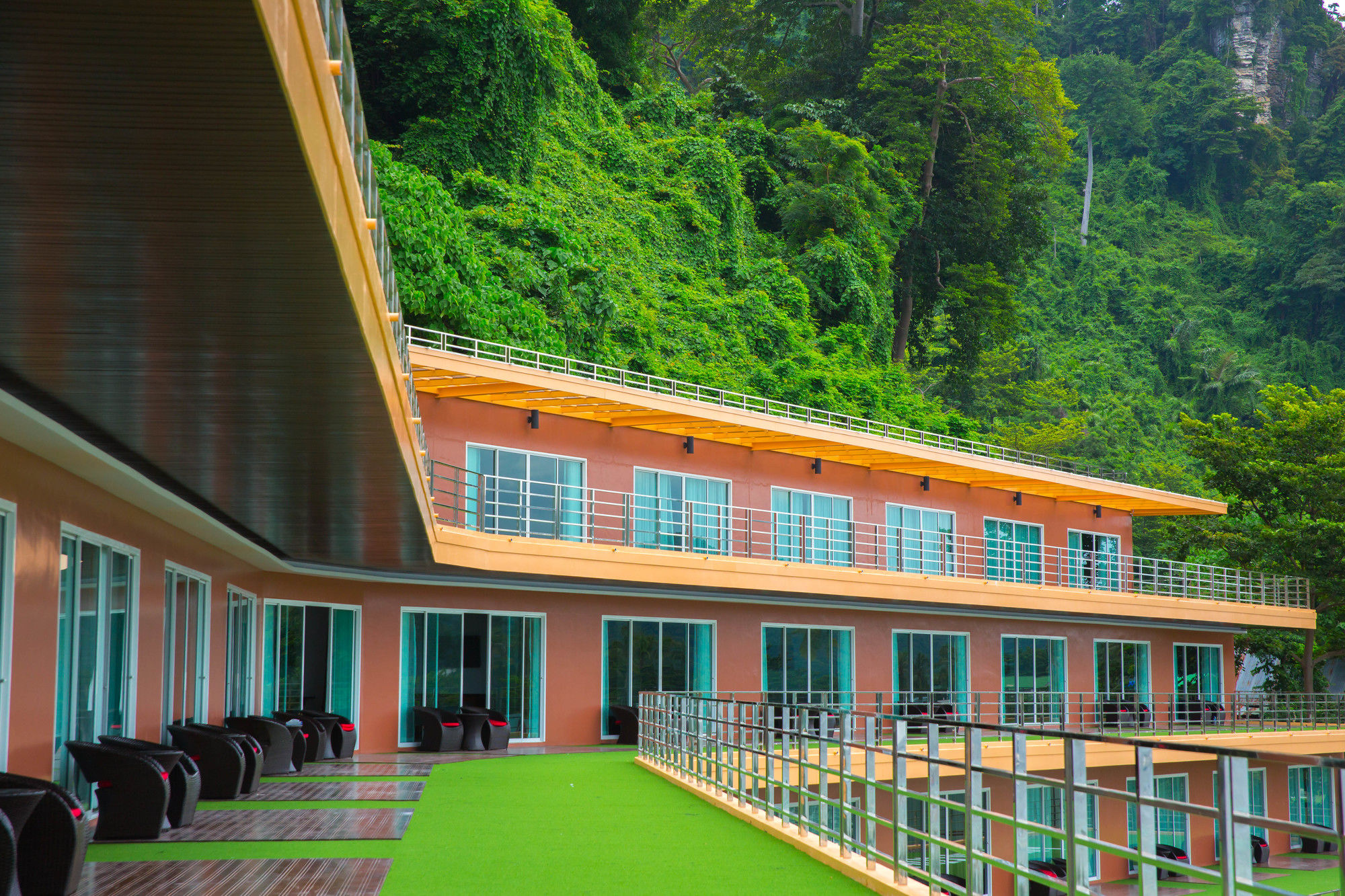 Фото Phi Phi Cliff Beach Resort