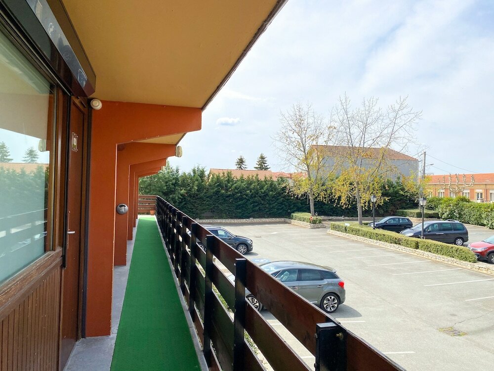 Фото Kyriad Direct Roanne