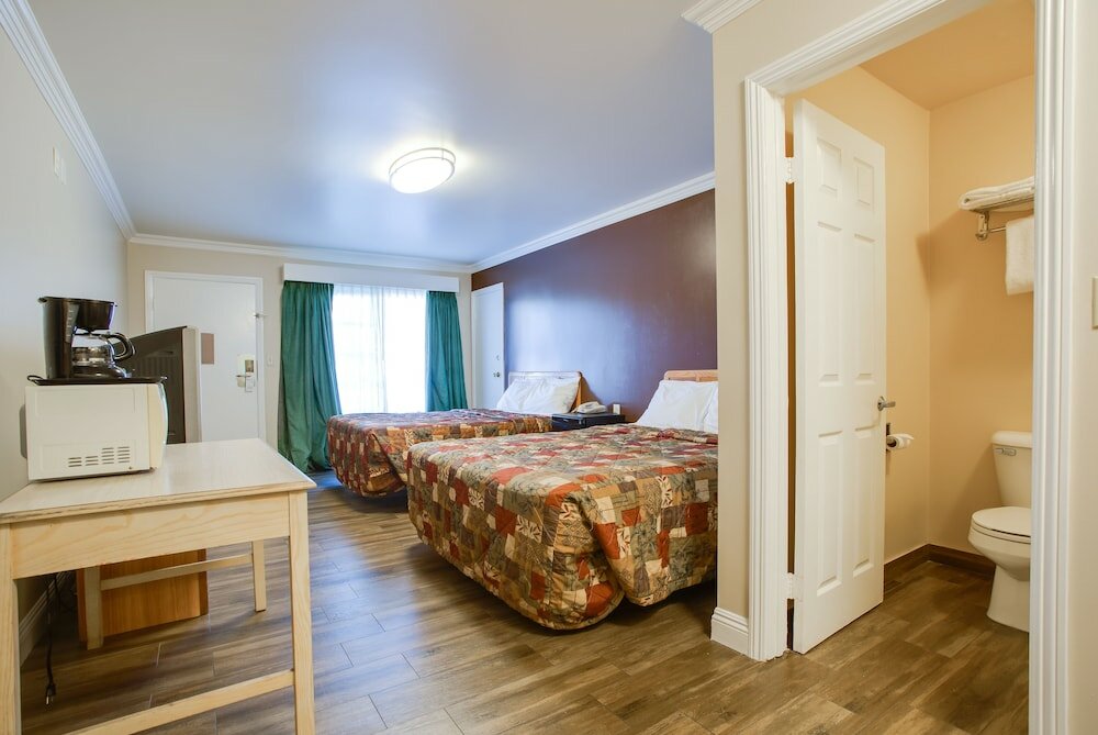 Фото Abby's Anaheimer Inn