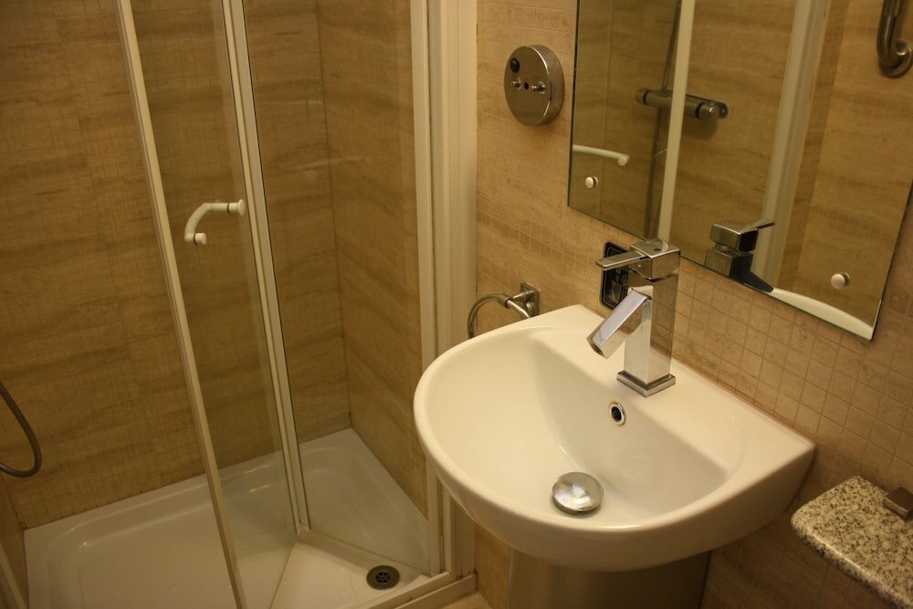 Фото Eurotraveller Hotel Express