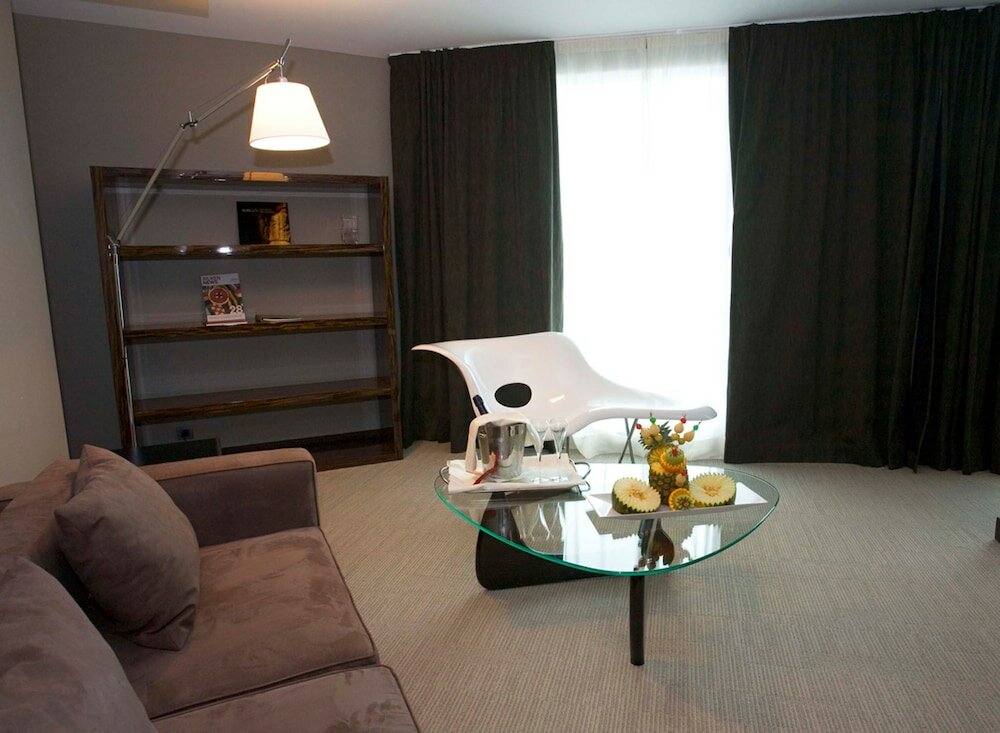 Фото Hotel Silken Gran Teatro Burgos