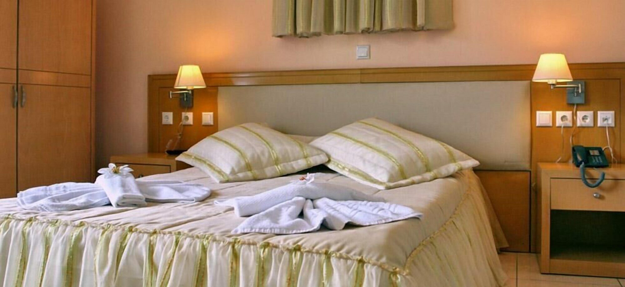 Фото Theofilos Superior Resort Hotel & SPA