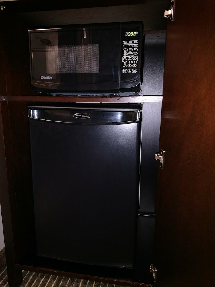 Фото Best Western Plus Dayton Hotel & Suites