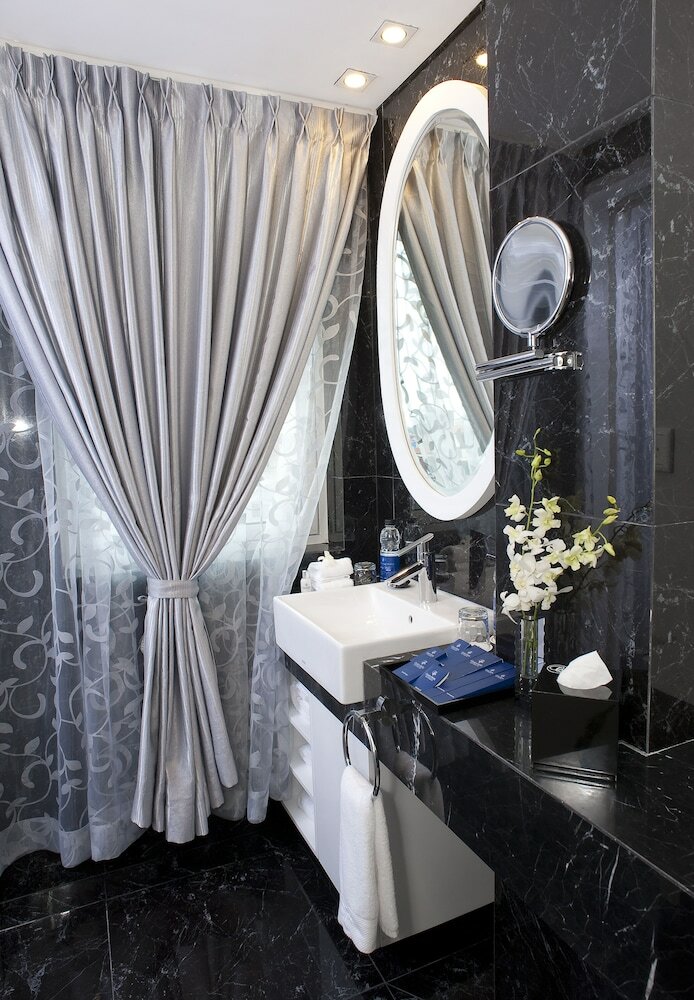 Фото Hanoi Victor Gallery Hotel & SPA