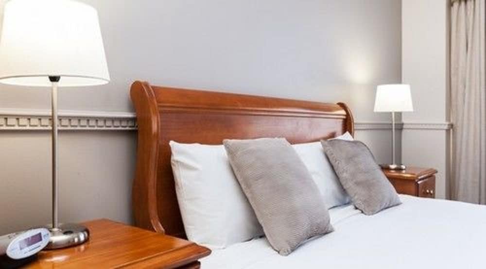 Фото Majestic Tynte Street Hotel