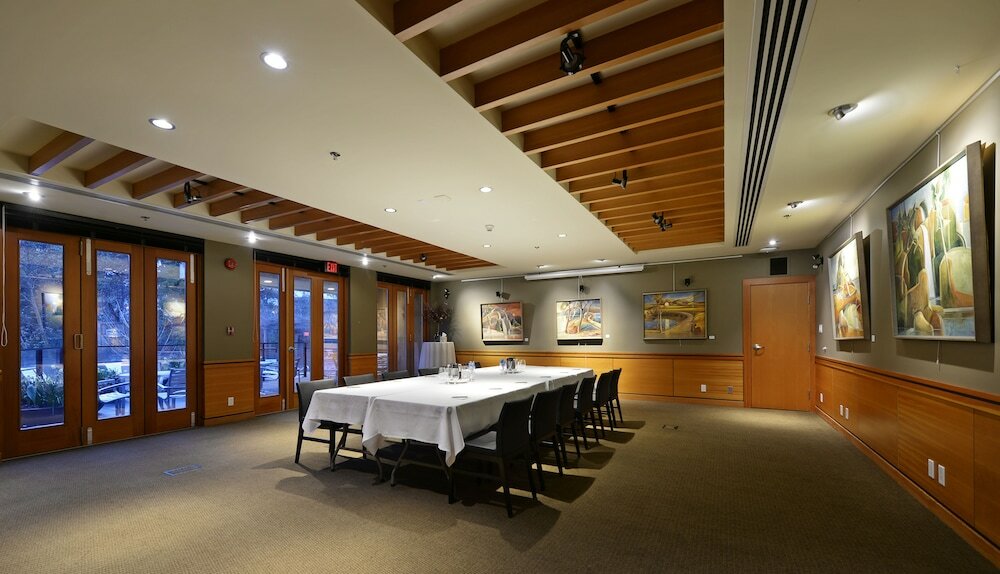 Фото Brentwood Bay Resort & SPA