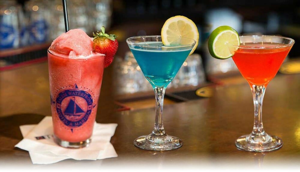 Фото Salem Waterfront Hotel & Suites