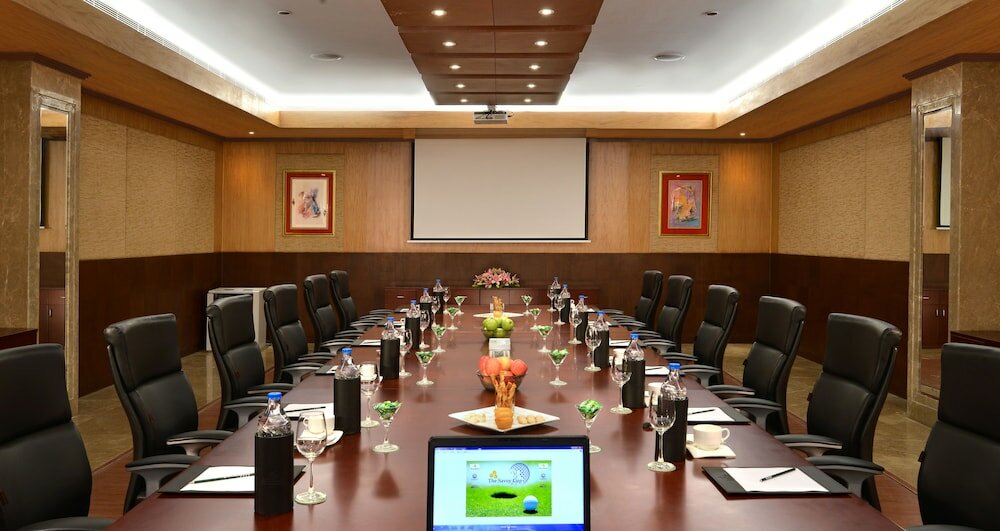 Фото Savoy Suites Manesar