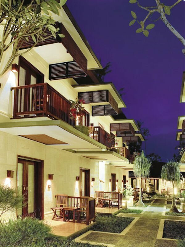 Фото Respati Beach Hotel