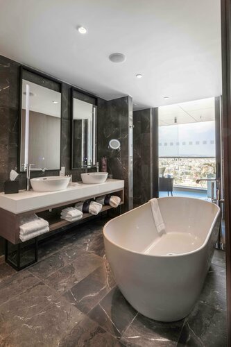 Гостиница Radisson Blu Hotel Larnaca в Ларнаке