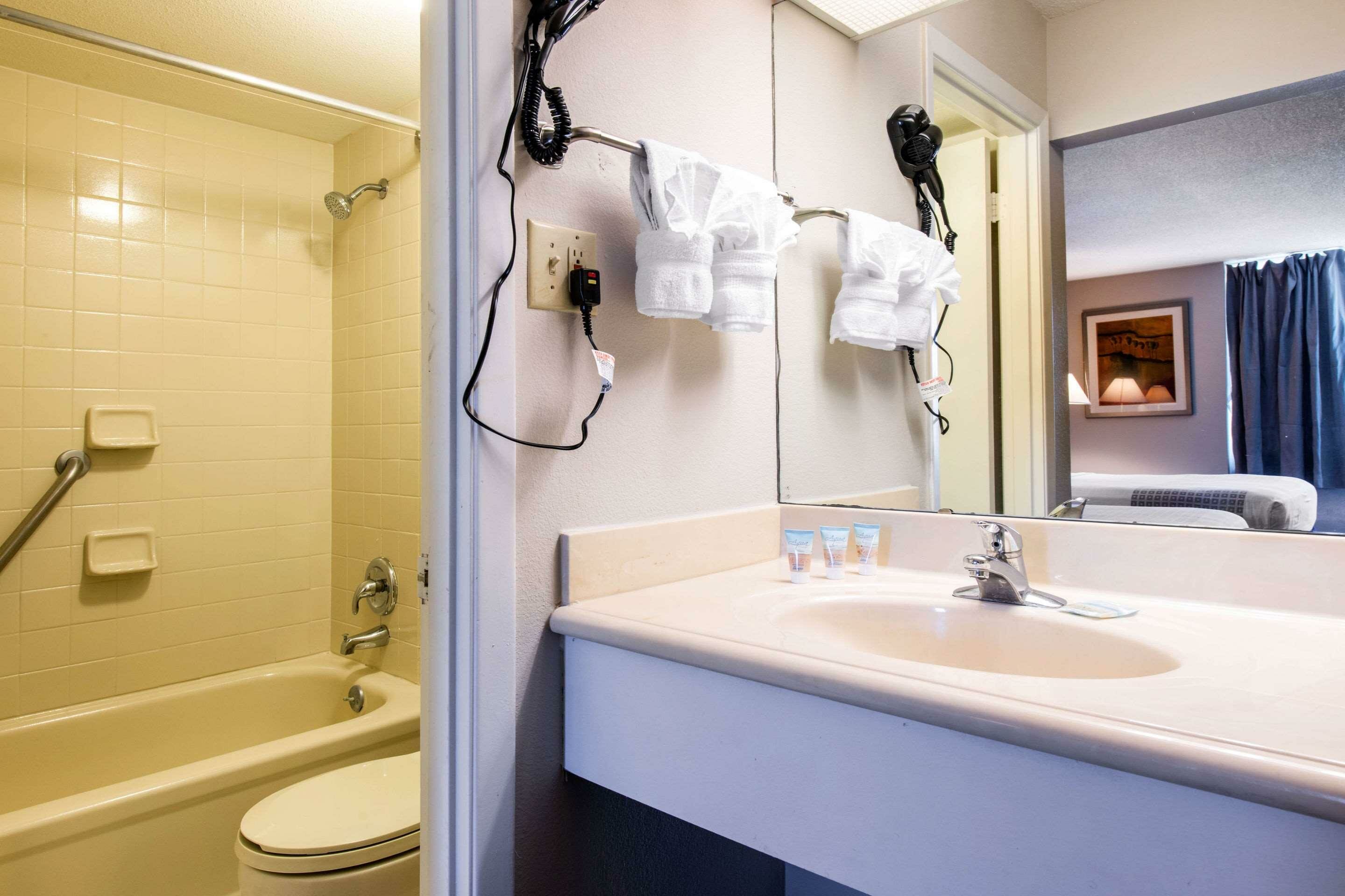 Фото Econo Lodge Orlando Airport