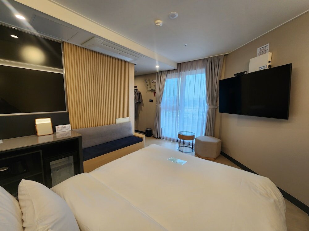 Фото Hound Hotel Busan Station