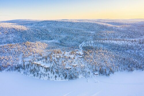 Гостиница Wilderness Hotel Nangu & Igloos в Лапландии