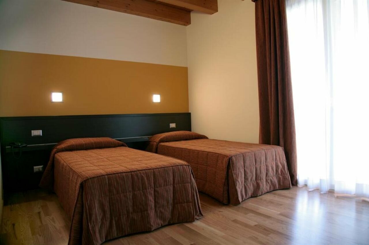 Фото Corte della Rocca Bassa