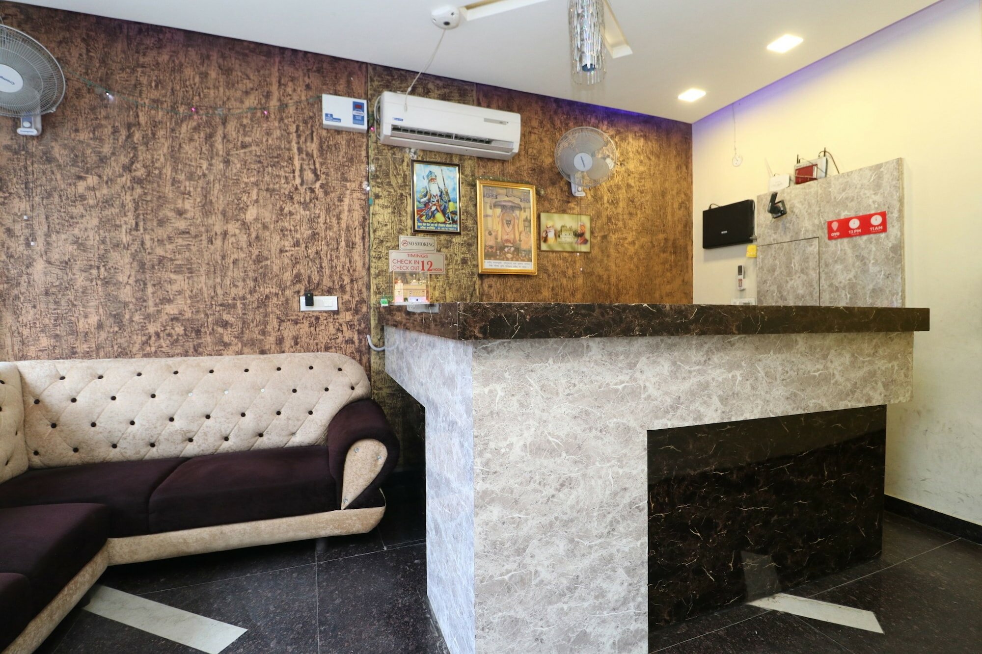 Фото Oyo 28646 Hotel Golden Heart
