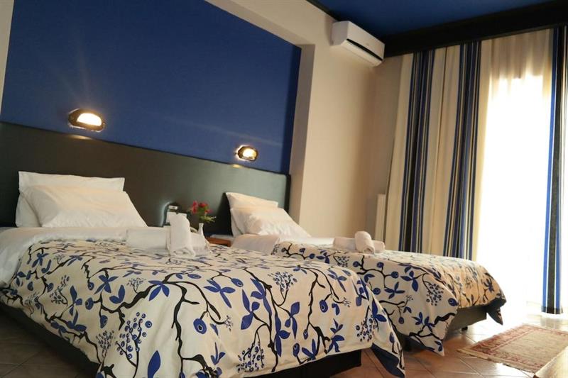 Фото Alexiou Hotel