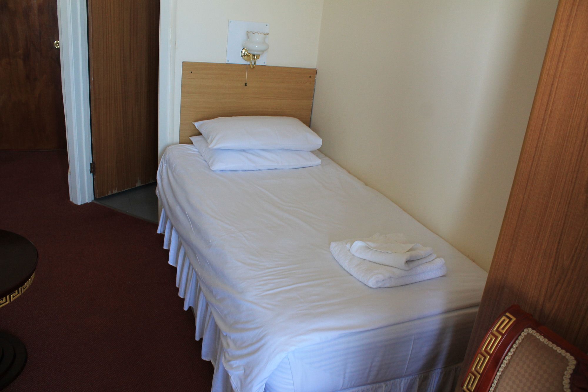 Фото The Glastonbury Hotel