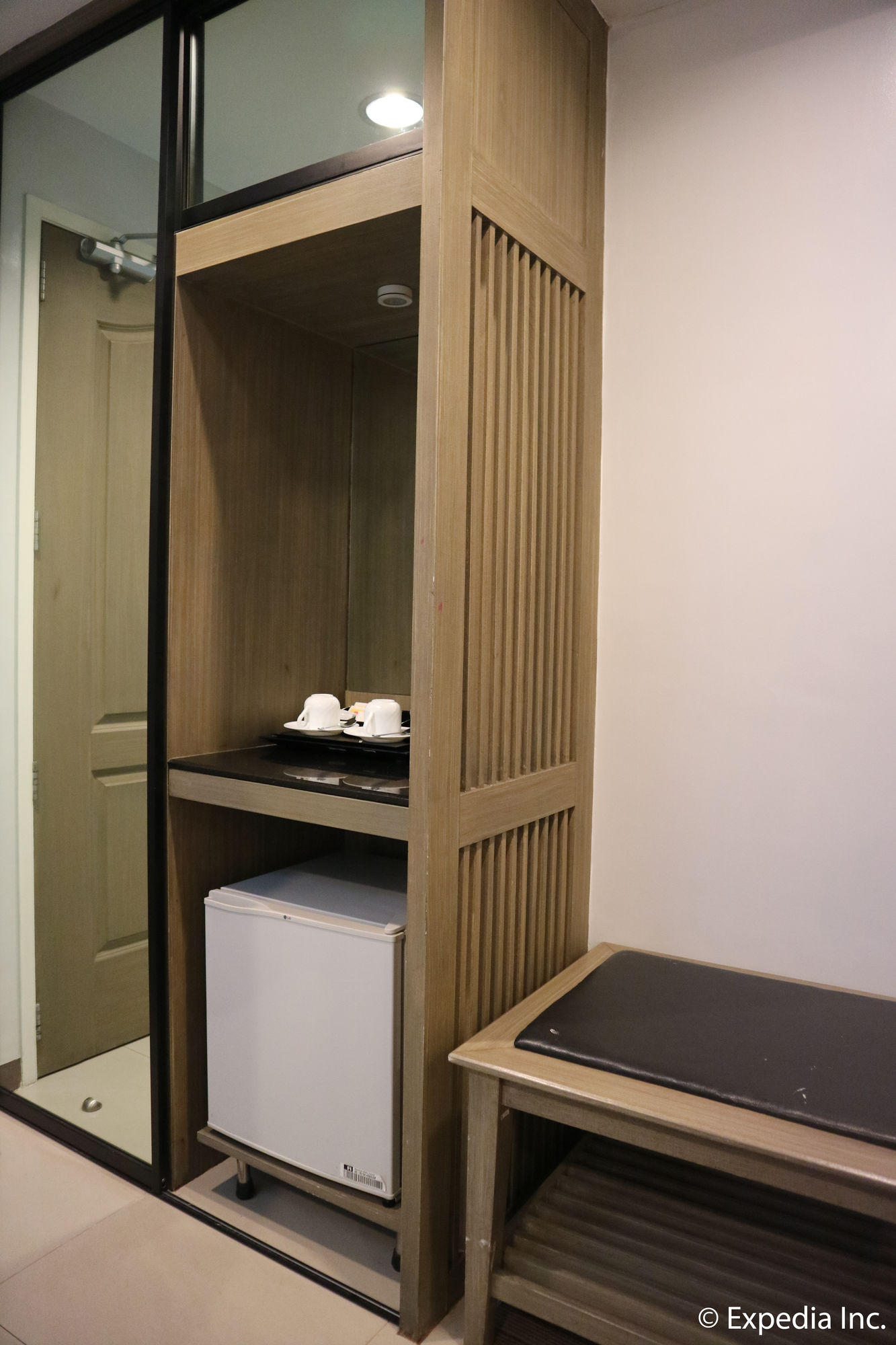 Фото Magallanes Square Hotel